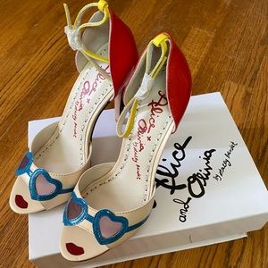 Alice and Olivia stace face peep toe pump